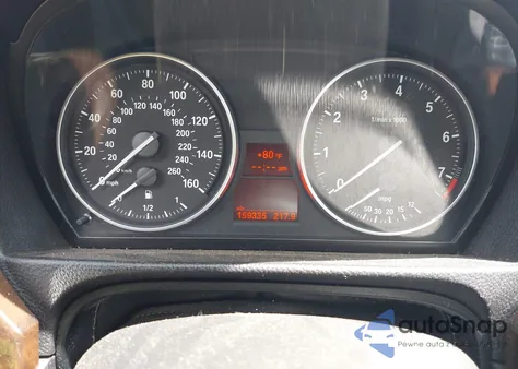 2011 BMW 328 Xi Sulev z USA, uszkodzony, nr VIN WBAPK5G57BNN79689